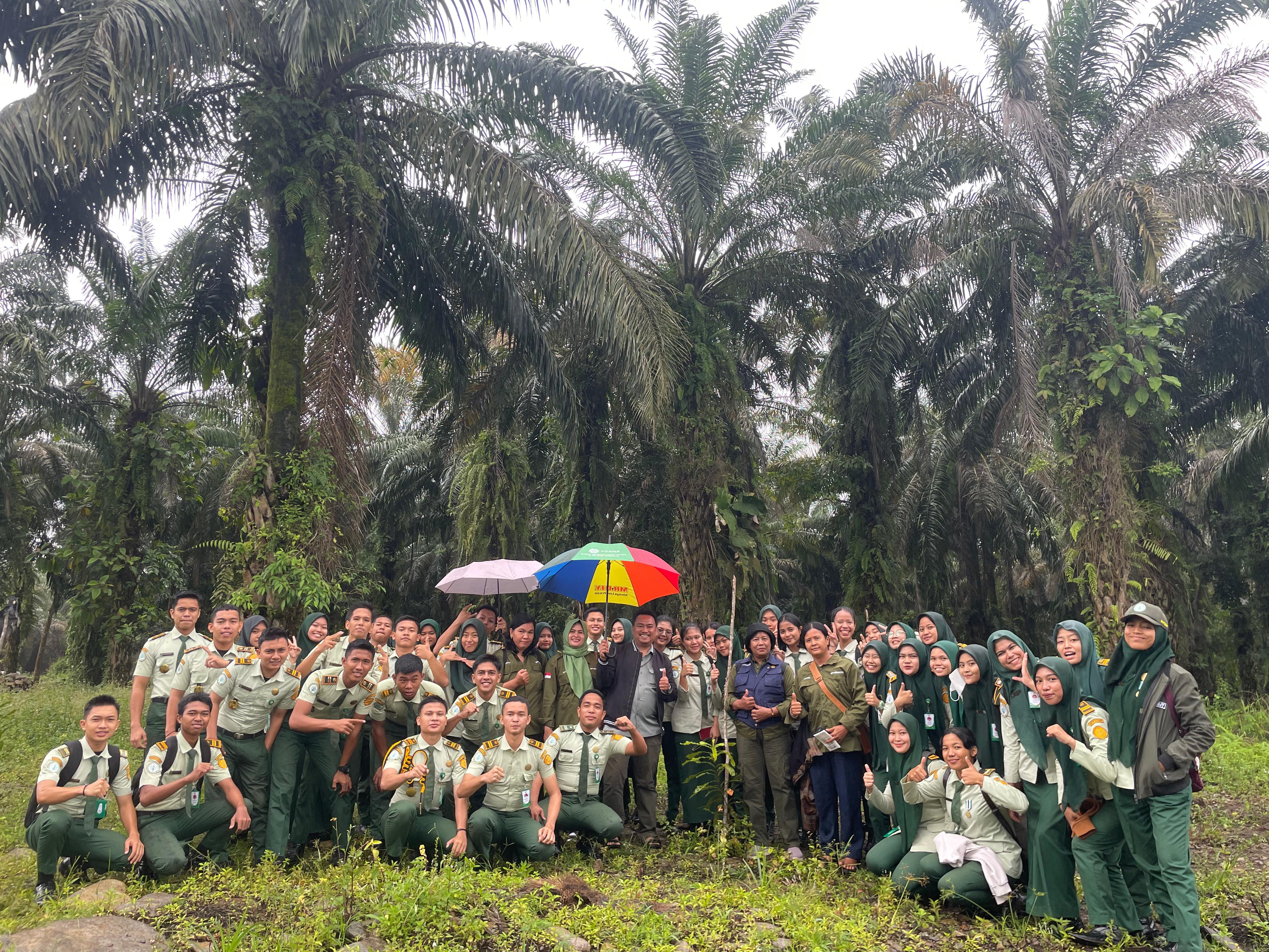 Mahasiswa Polbangtan Kementan Bersama Forum DAS Hijaukan Negeri