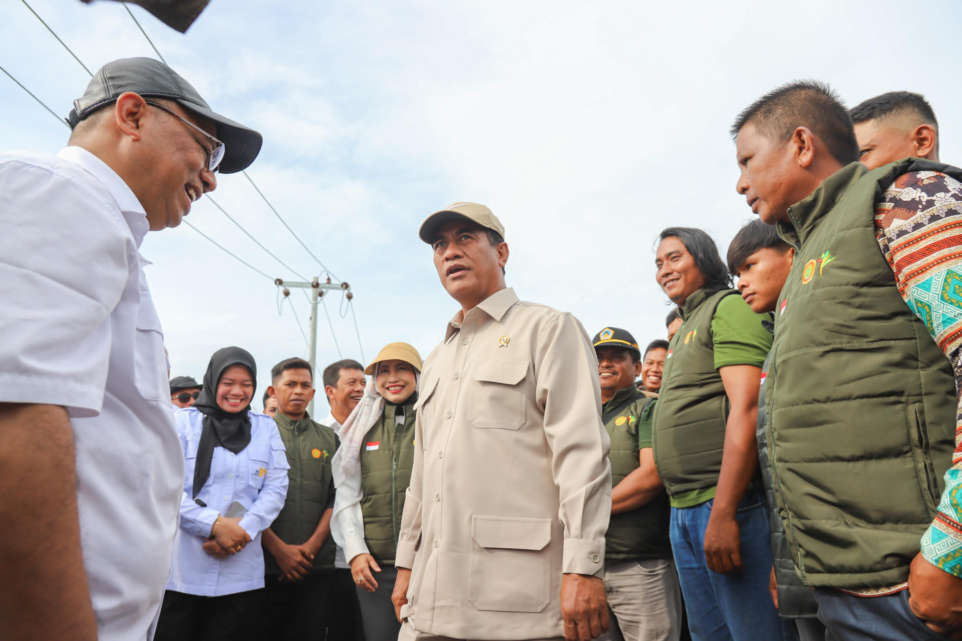 Tinjau Sawah Sumut, Mentan Amran Pastikan Program Swasembada Lewat Oplah dan Cetak Sawah Berjalan Lancar