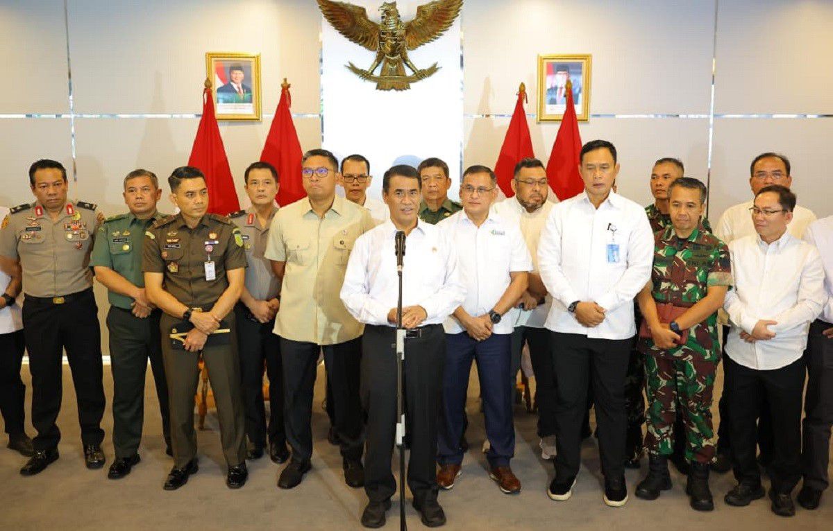 Petani Sumringah! Harga Pupuk Turun 20%, Kado Manis Setahun Kinerja  Merah Putih Pertanian